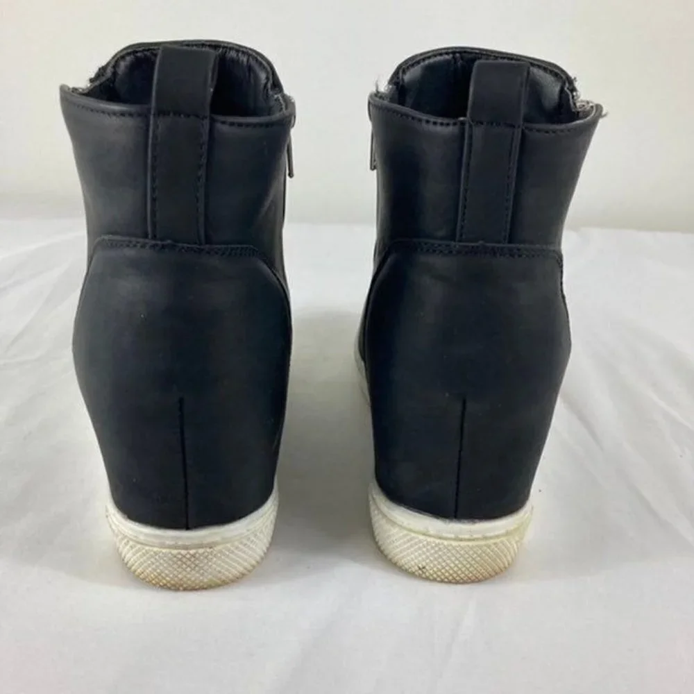Womens Olivia & Kate Melinda Wedge‎ Zip Booties 9